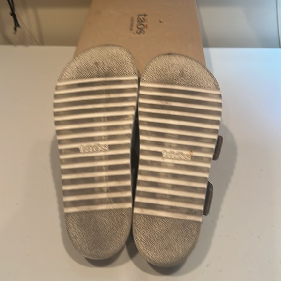 Taos Magnificent Sandal in Steel - Picture 4 of 6